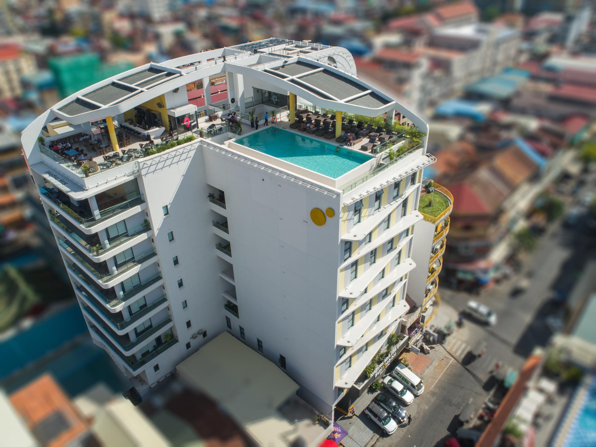 Sun & Moon, Urban Hotel Phnom Penh Exterior photo