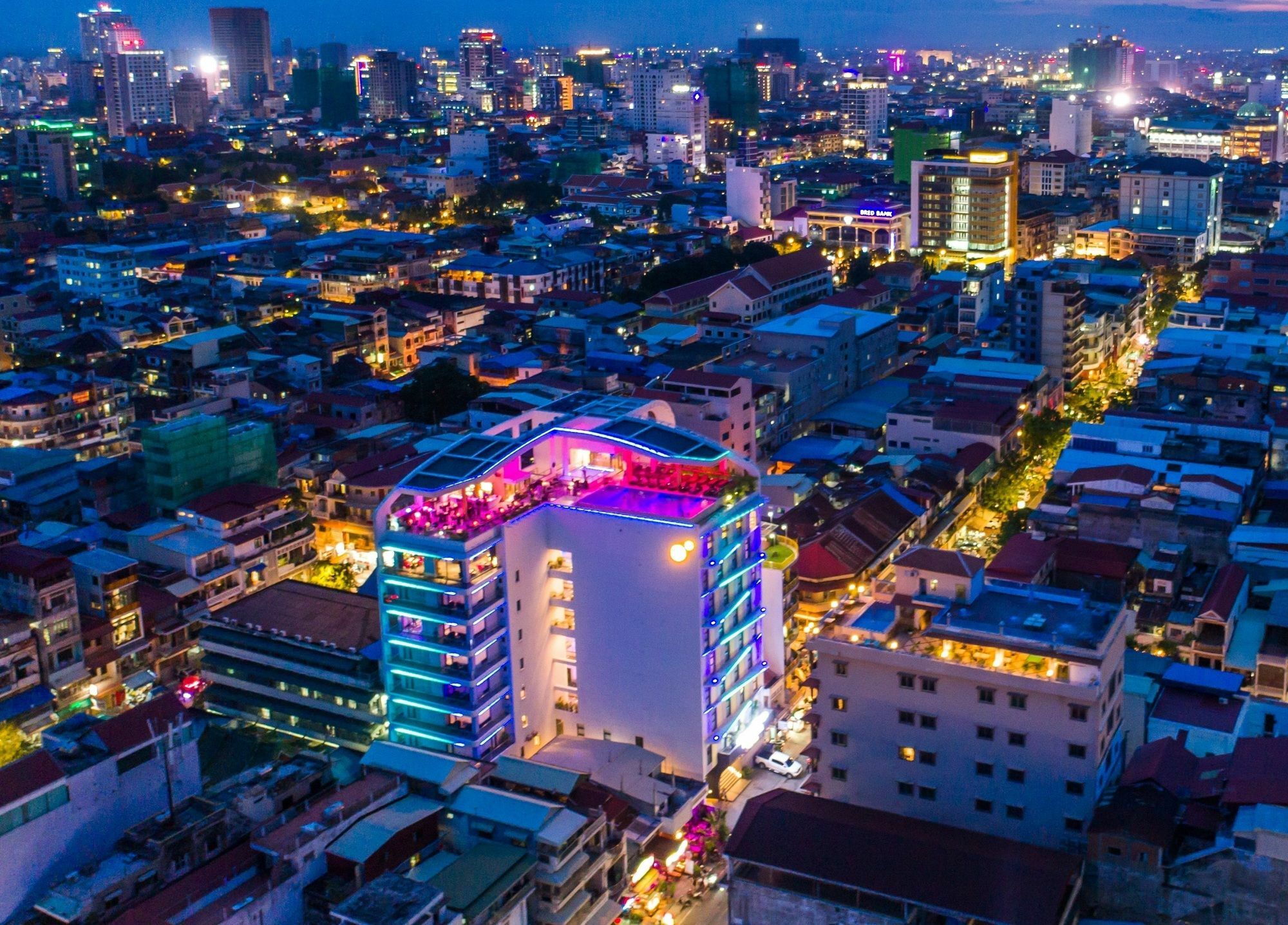 Sun & Moon, Urban Hotel Phnom Penh Exterior photo